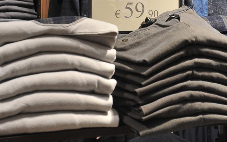 Sgominata la banda del “prêt-à-porter”: sequestrati 100mila euro in vestiti