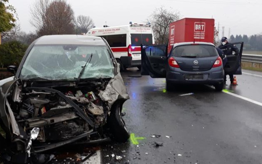 Melegnano Violento Frontale Chiusura Parziale Per La Via Emilia Cronaca Melegnano