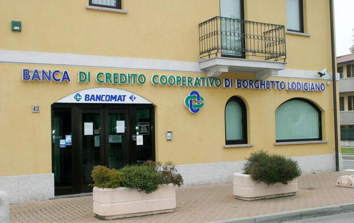 Massalengo, colpo alla Arsenio Lupin alla Bcc: al mattino non c’è più la cassaforte