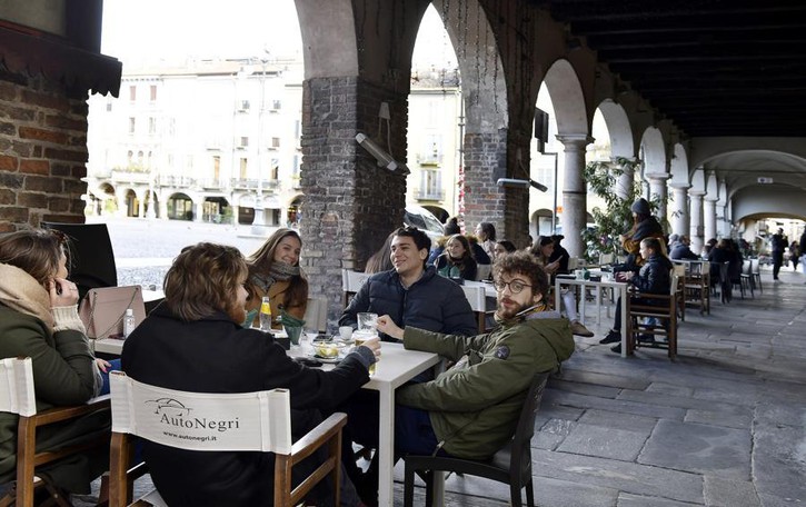 Il “manifesto” di 460 imprenditori: «Ora il Broletto ci deve ascoltare»