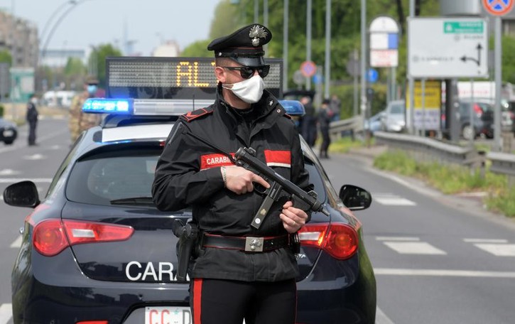 Codogno, lite per la viabilità: prende a calci e pugni un altro automobilista e viene denunciato
