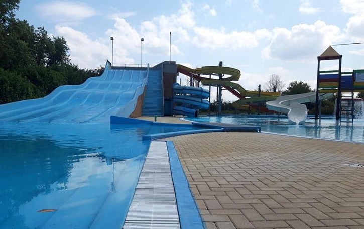 Sta funzionando il distanziamento al parco acquatico di Cornegliano