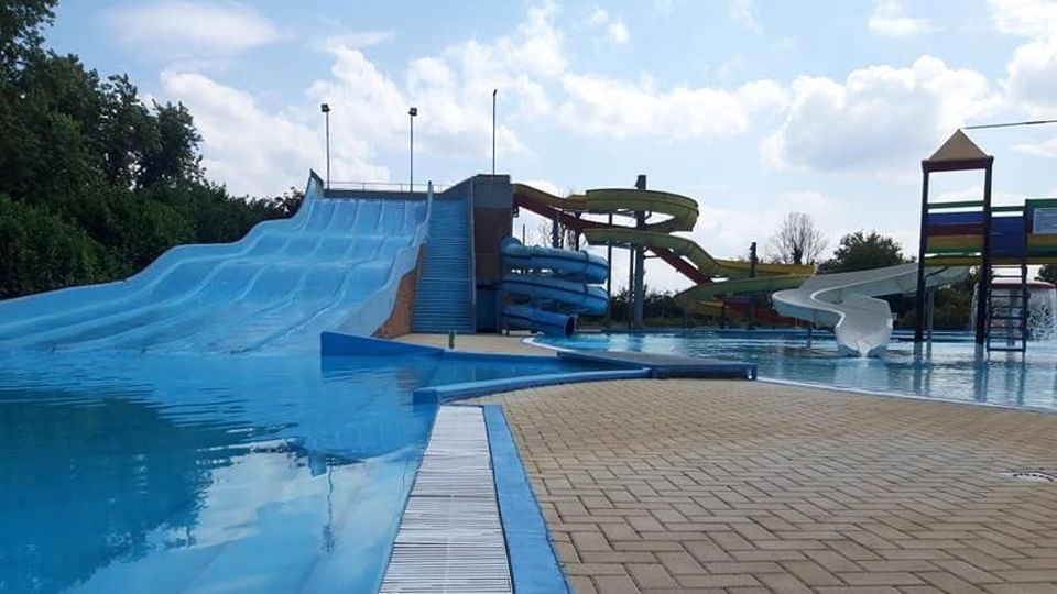 Sta funzionando il distanziamento al parco acquatico di Cornegliano Sta funzionando il distanziamento al parco acquatico di Cornegliano
