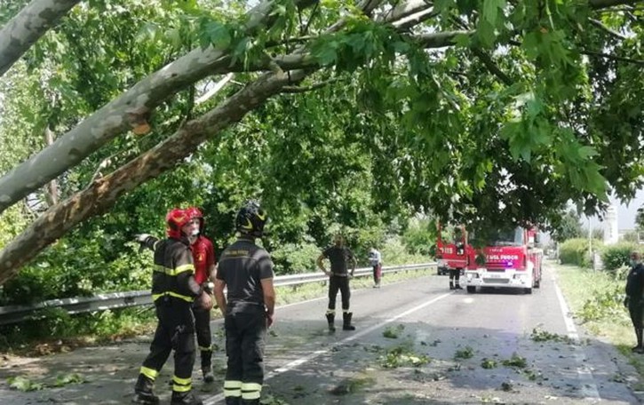 Il forte temporale tra Lodi e la Bassa, una persona intrappolata in un sottopasso a Codogno - VIDEO