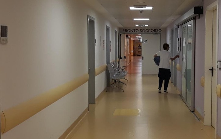 Colpito da un tubo al collo, paura a Melegnano per un 31enne di Dresano VIDEO
