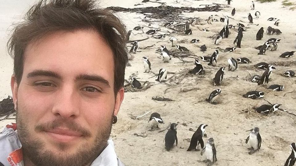 Lorenzo Minoia, il biologo per passione che sussurra ai delfini Lorenzo Minoia, il biologo per passione che sussurra ai delfini