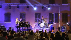 Codogno torna a divertirsi, Matthew Lee “infiamma” la piazza con il suo rock