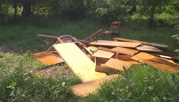 Lodi, abbattute le baracche lungo l’argine dell’Adda in zona Martinetta