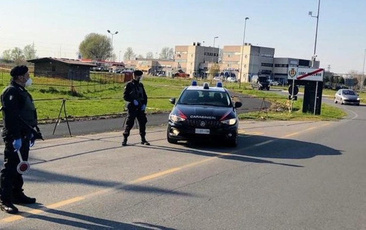 Salerano: percepisce il reddito di cittadinanza ma lavora in nero, denunciata dai carabinieri