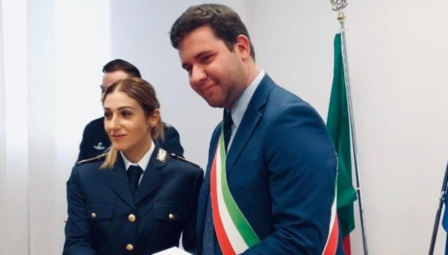 Ho Tolto Il Tatuaggio Per Entrare In Polizia Invece Mi Hanno Punita Cronaca Guardamiglio