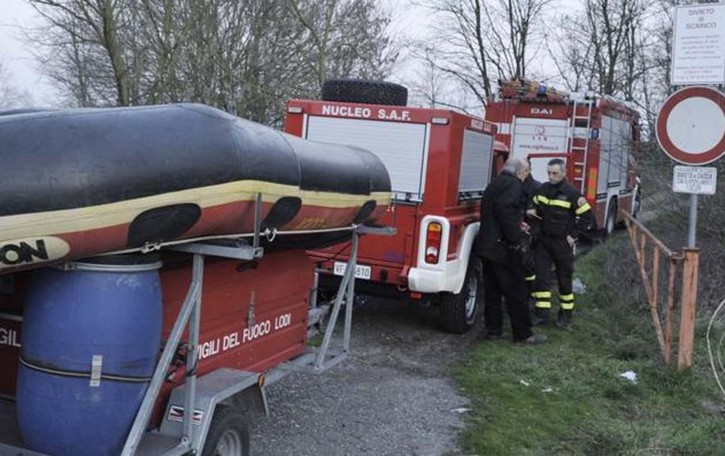Cane nel Lambro a San Zenone, arrivano i sommozzatori