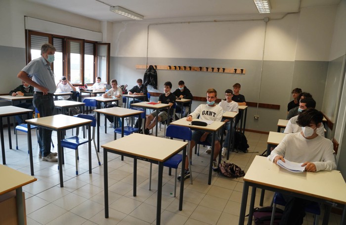 Studenti in aula al Cesaris (Tommasini)