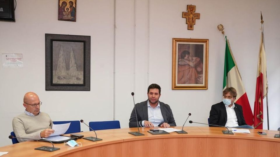 CASALE Borse lavoro per chi è disoccupato: «Settecento euro al mese per 6 mesi» CASALE Borse lavoro per chi è disoccupato: «Settecento euro al mese per 6 mesi»