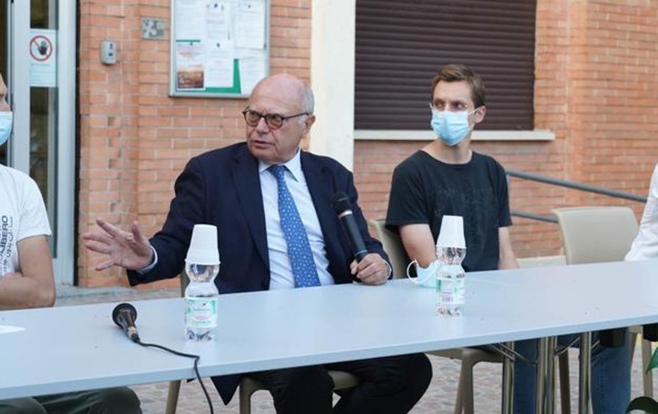 CASTIGLIONE Galli presenta i dati dello screening: «Grazie a voi risultati importanti»