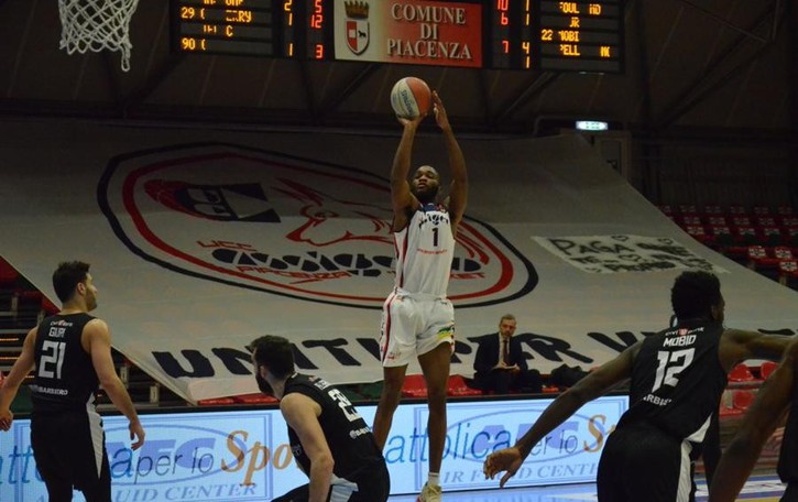 Basket, l’Assigeco infila la sesta vittoria consecutiva