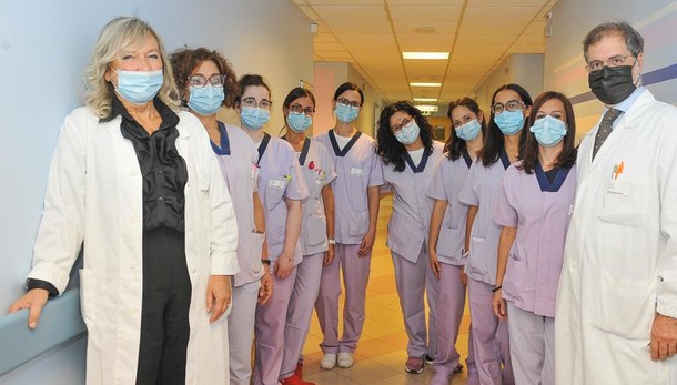LE BUONE NOTIZIE La squadra che fa nascere i bambini: «La vita supera ogni ostacolo». Guarda il video con le storie di questa settimana