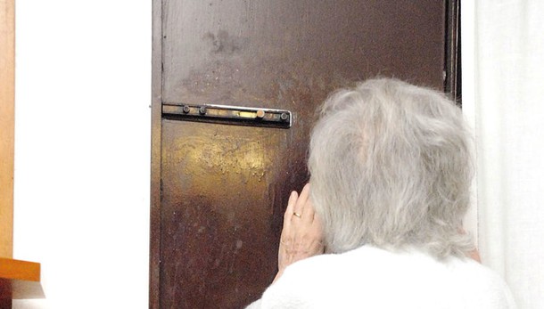 Maleo, finti agenti di polizia locale derubano una pensionata