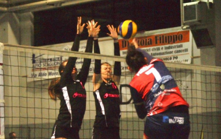 Volley, la Tomolpack riparte bene