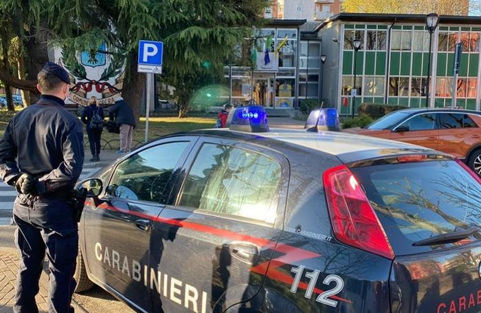 Il blitz dei carabinieri in municipio a Opera