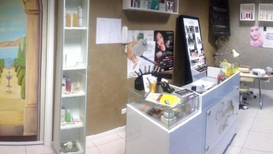 Lodi, la protesta dei centri estetici: «Sterilizziamo tutto ma non ci fanno ancora lavorare» Lodi, la protesta dei centri estetici: «Sterilizziamo tutto ma non ci fanno ancora lavorare»