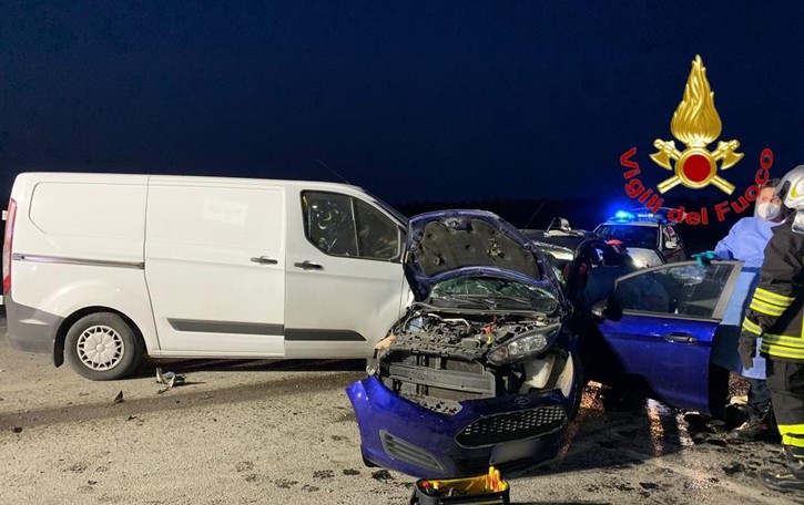 Casale, un 24enne è molto grave dopo lo schianto sulla Mantovana