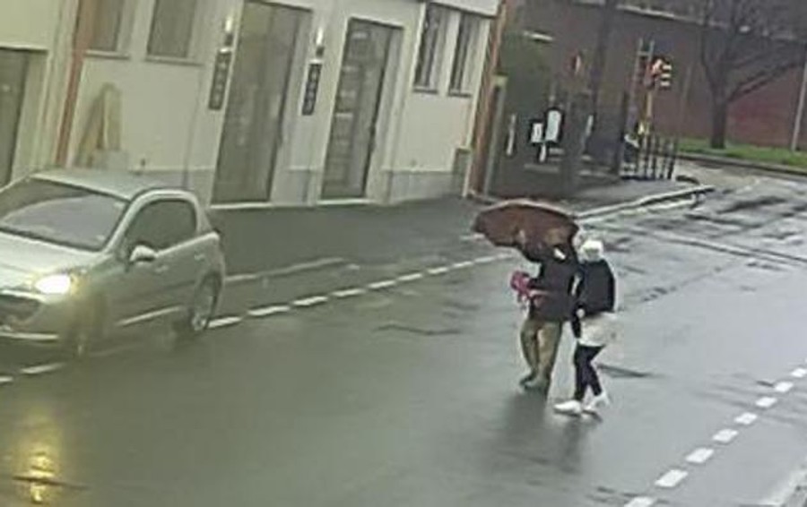 Lodi, rubava Rolex e gioielli con la tecnica dell’abbraccio: ora è in carcere