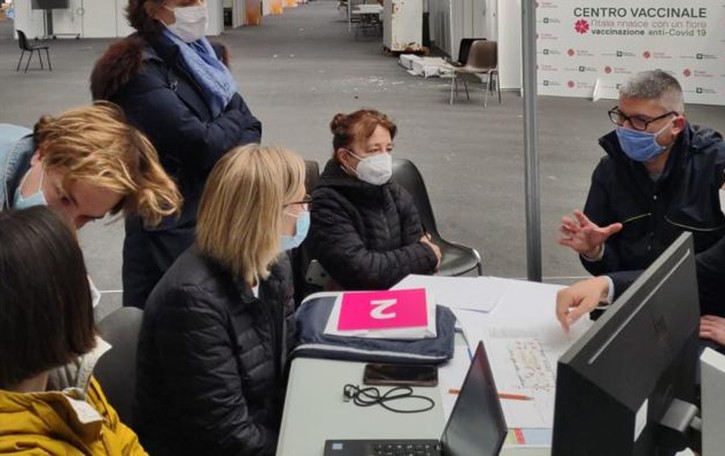 Martedì apre il maxi centro vaccini di Novegro