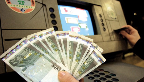 Raggirata dai truffatori, ma la banca non la risarcisce