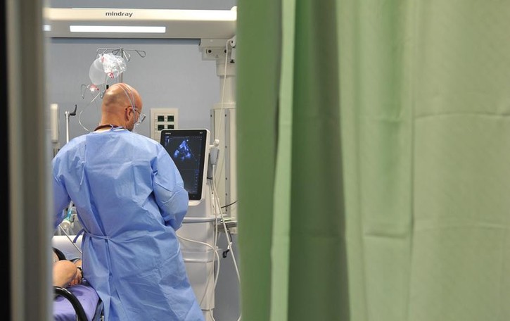 Caso di sospetta variante Delta: un 13enne portato al San Matteo