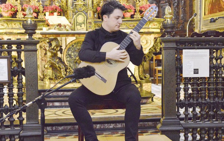 “La dolce guitar” di Ciampa per il trionfo delle sei corde