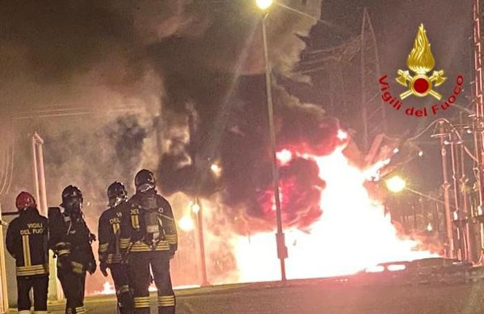 Vigili del fuoco al lavoro stanotte