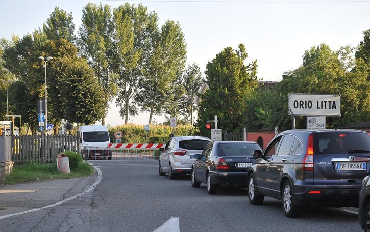 Ancora guai con i passaggi a livello della linea Pavia - Codogno - Cremona