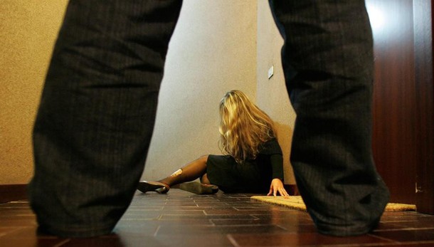 LODI Botte, insulti e minacce alla convivente, scatta l’ammonimento della questura per un 46enne