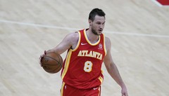 Gallinari decisivo per gli Hawks