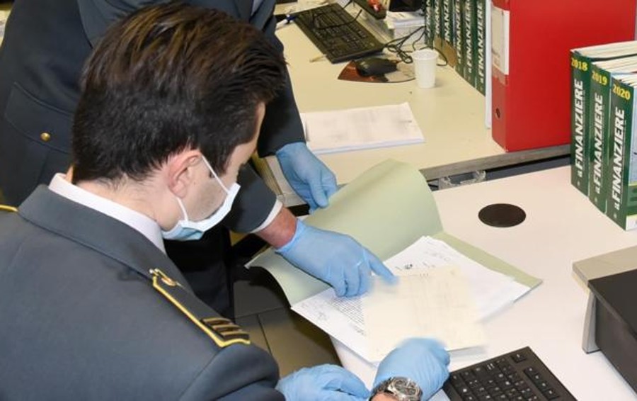 Lodi, frode fiscale internazionale: indagato un insospettabile 50enne - VIDEO
