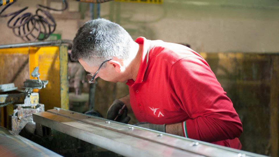 LAVORO Anche per le aziende del Lodigiano assumere è diventata una vera impresa LAVORO Anche per le aziende del Lodigiano assumere è diventata una vera impresa