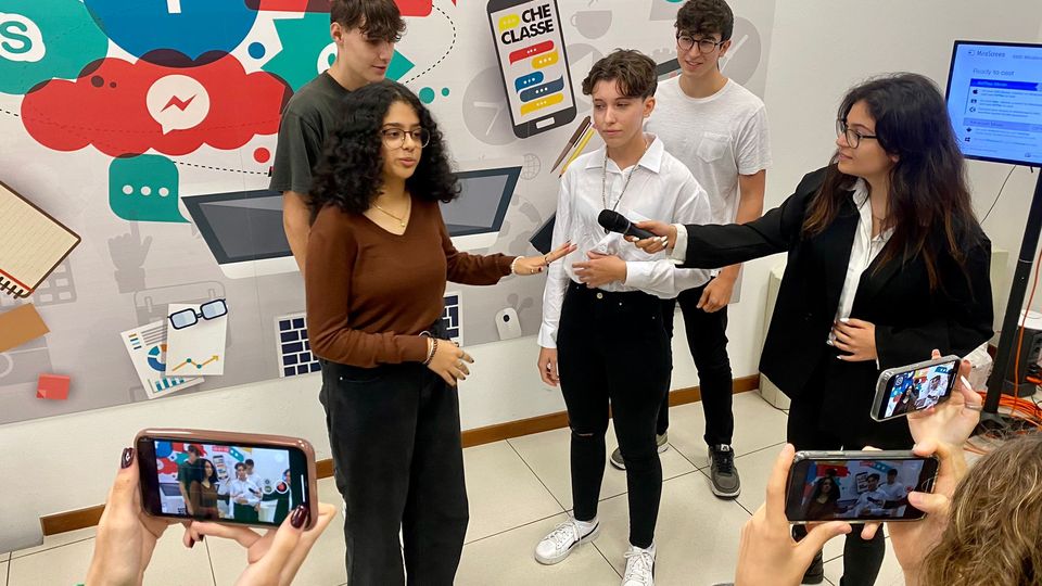 Al «Cittadino» riparte il progetto “Che Classe”. Questa settimana in redazione e per le strade di Lodi gli studenti del Maffeo Vegio Al «Cittadino» riparte il progetto “Che Classe”. Questa settimana in redazione e per le strade di Lodi gli studenti del Maffeo Vegio