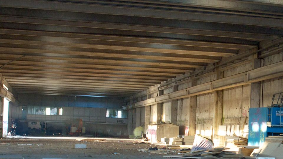 «Stop alla cementificazione: recuperiamo i vecchi capannoni» «Stop alla cementificazione: recuperiamo i vecchi capannoni»
