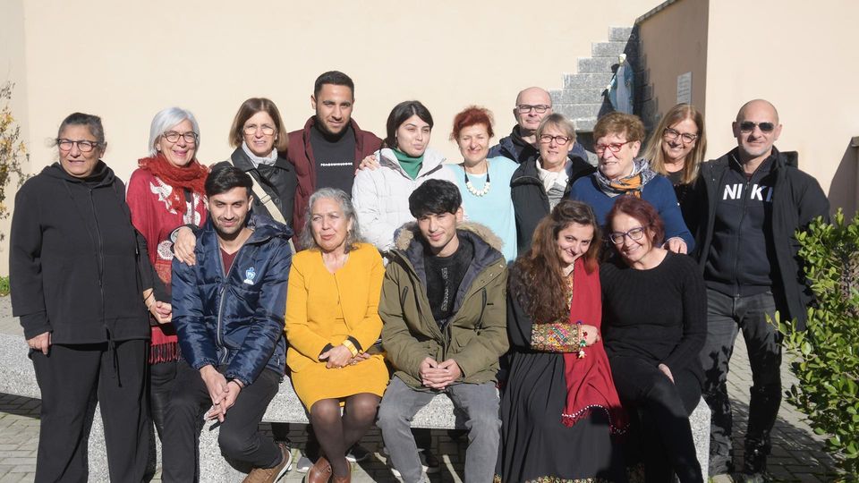 Avevano studiato alla Cavalcanti 13 anni fa: per 5 giovani afghani la vita riparte da San Giuliano Avevano studiato alla Cavalcanti 13 anni fa: per 5 giovani afghani la vita riparte da San Giuliano