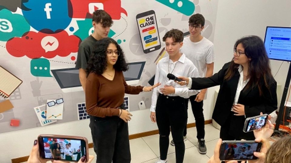 CHE CLASSE - Al «Cittadino» per il secondo anno il progetto “Che Classe”. In redazione e per le strade di Lodi gli studenti del Maffeo Vegio - I video che raccontano l’idea e la sua realizzazione CHE CLASSE - Al «Cittadino» per il secondo anno il progetto “Che Classe”. In redazione e per le strade di Lodi gli studenti del Maffeo Vegio - I video che raccontano l’idea e la sua realizzazione