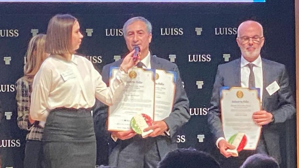 Il premio per la Technogenetics di San Grato: «Portiamo avanti innovazione e qualità» Il premio per la Technogenetics di San Grato: «Portiamo avanti innovazione e qualità»