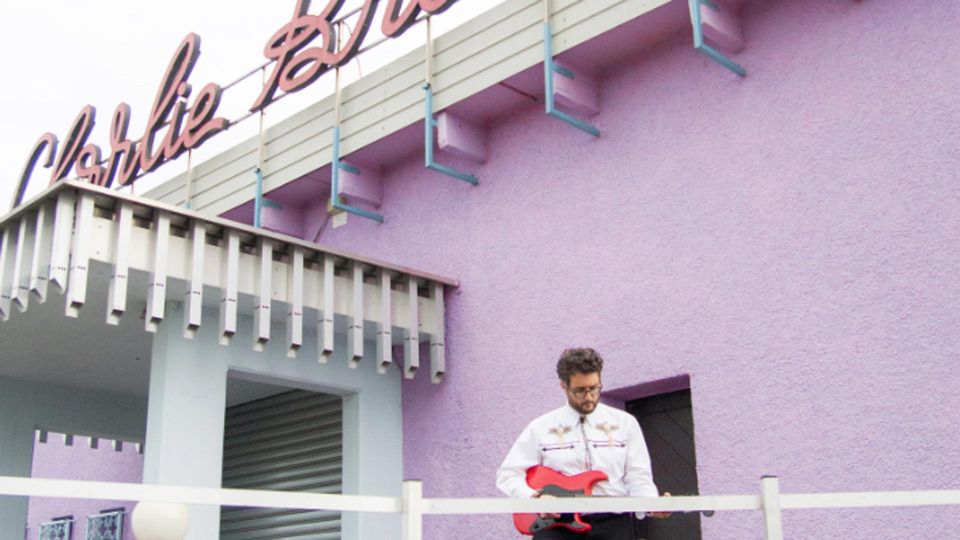 MUSICA L’esordio di Nebbia: pop, elettronica e cantautori in cerca di nuovi territori MUSICA L’esordio di Nebbia: pop, elettronica e cantautori in cerca di nuovi territori