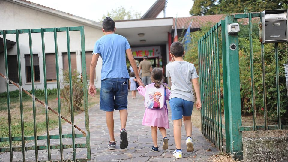 SAN FIORANO Bambino rimasto senza classe, spunta l’ipotesi di usare la palestra SAN FIORANO Bambino rimasto senza classe, spunta l’ipotesi di usare la palestra