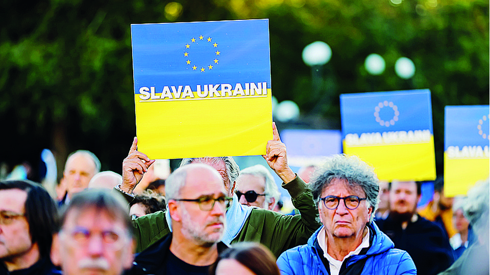 «Una doppia manifestazione per la pace: io però ho scelto la piazza di Milano» «Una doppia manifestazione per la pace: io però ho scelto la piazza di Milano»