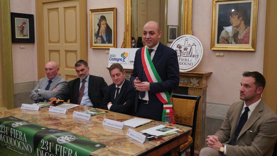 È tutto pronto per la Fiera di Codogno, conto alla rovescia per l’inaugurazione. Con «il Cittadino» di martedì 15 novembre in regalo lo speciale di 72 pagine. In Fiera anche i ragazzi di “Che classe” È tutto pronto per la Fiera di Codogno, conto alla rovescia per l’inaugurazione. Con «il Cittadino» di martedì 15 novembre in regalo lo speciale di 72 pagine. In Fiera anche i ragazzi di “Che classe”