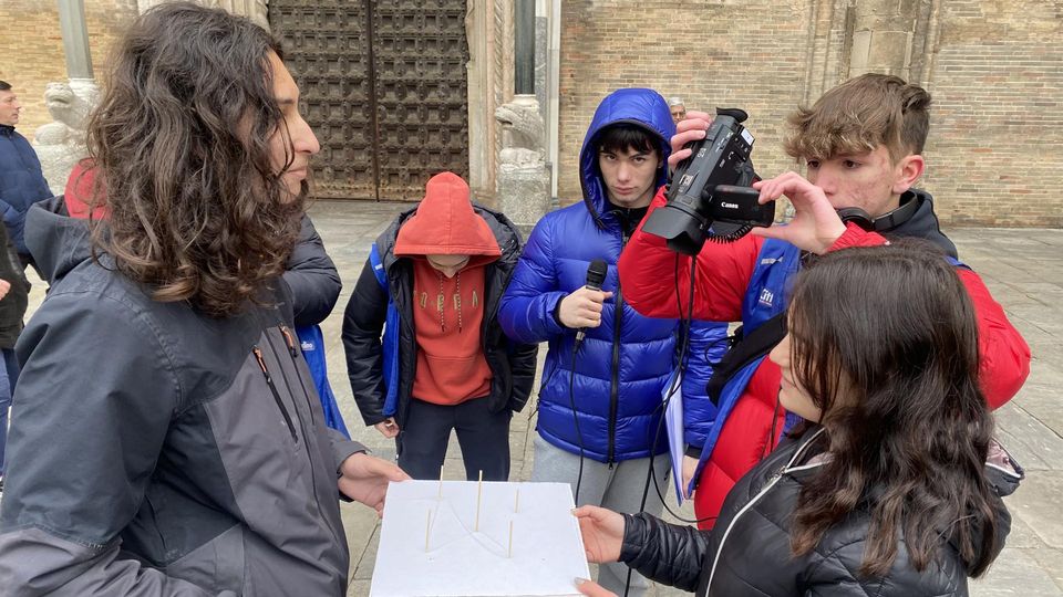 I ragazzi del Volta di Lodi al lavoro con Sal, Società acqua lodigiana I ragazzi del Volta di Lodi al lavoro con Sal, Società acqua lodigiana