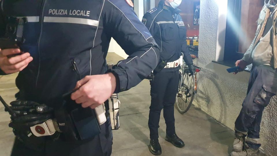 San Giuliano, scoperto un parrucchiere abusivo: scatta la maxi sanzione San Giuliano, scoperto un parrucchiere abusivo: scatta la maxi sanzione