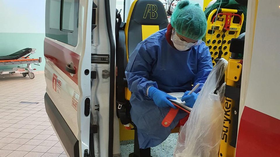 PESCHIERA Elettricista perde un dito mentre aggiusta un macchinario PESCHIERA Elettricista perde un dito mentre aggiusta un macchinario