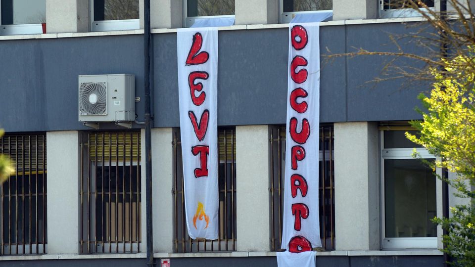 SAN DONATO Gli studenti occupano il liceo Primo Levi SAN DONATO Gli studenti occupano il liceo Primo Levi