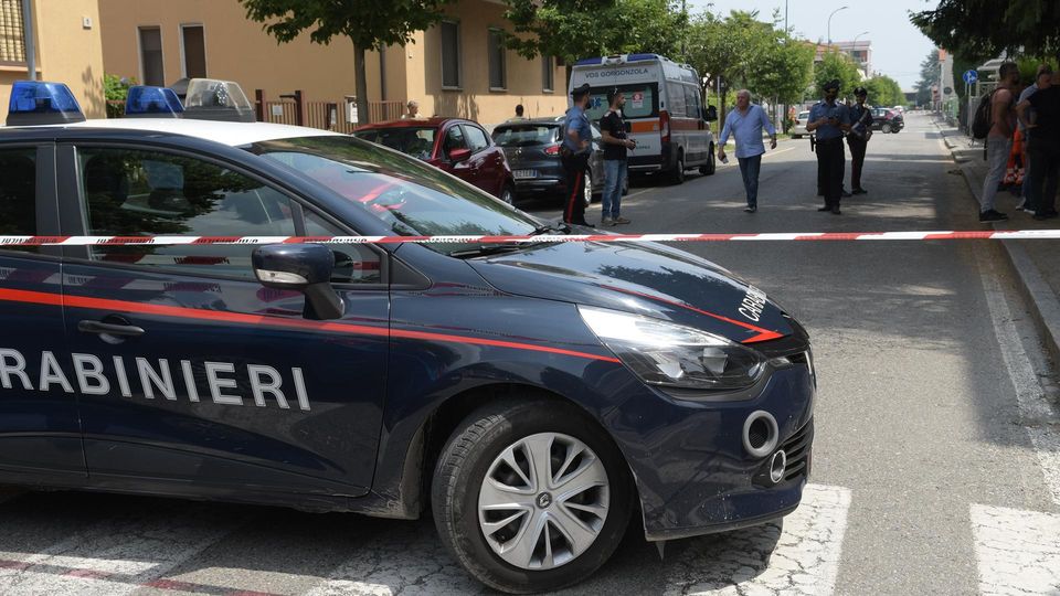 MEDIGLIA Arrestata per l’omicidio della madre: fa scena muta davanti al giudice MEDIGLIA Arrestata per l’omicidio della madre: fa scena muta davanti al giudice